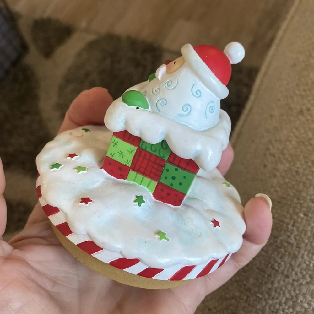 New Set of 2 Yankee Candle Christmas Jar Toppers Santa Sleigh 1045659